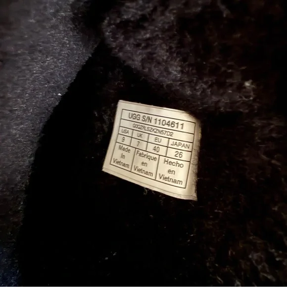 UGG Classic Femme Wedge Bootie - Picture 6 of 6